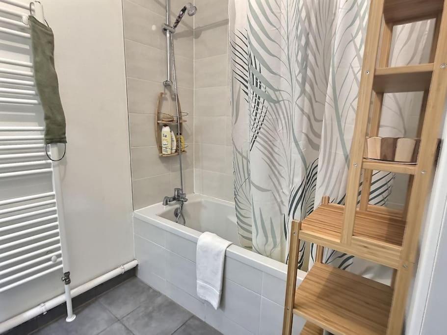 Superbe Appartement Avec 2 Balcons - Vue Sur La Cathedrale Environ 15 Min En Tram Strasburgo Esterno foto